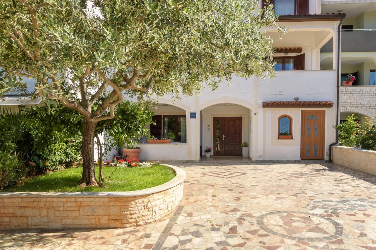 Apartments Dora بوريتش المظهر الخارجي الصورة